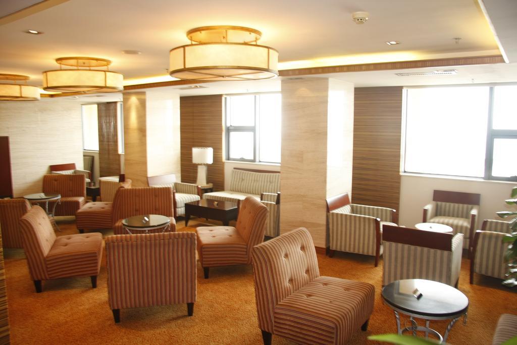 Holiday Inn Sea View Qinhuangdao Exterior photo