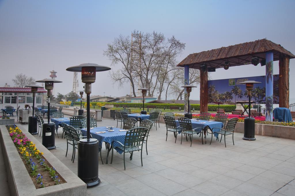 Holiday Inn Sea View Qinhuangdao Restaurant photo